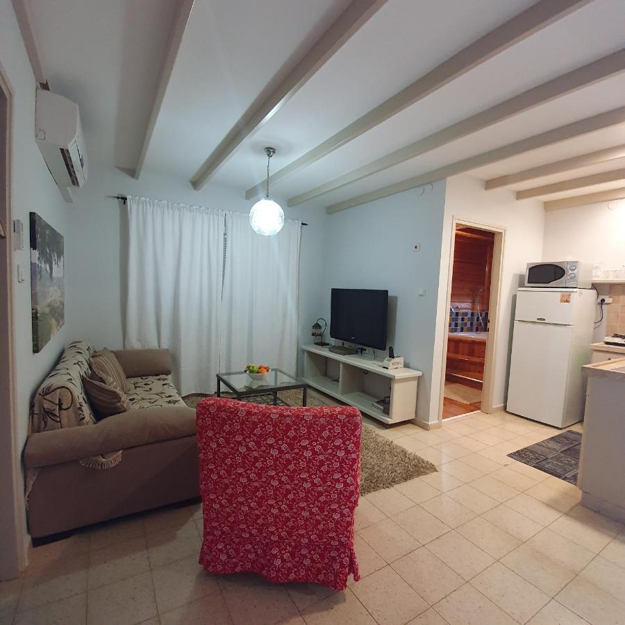 בחצר של טובה Appartement Hazon Buitenkant foto